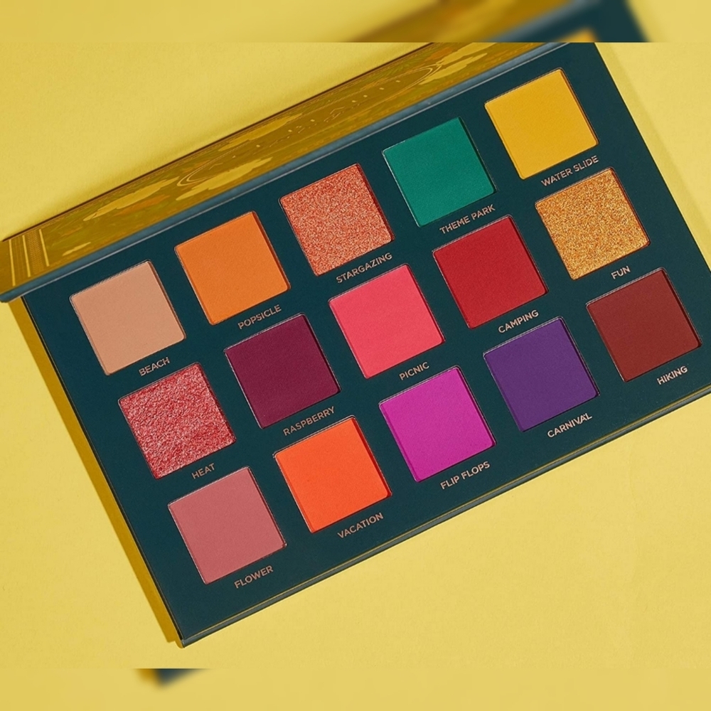 Ace Beaute nostalgia 15 pan vivid pink,purple,green,gold eyeshadow palette